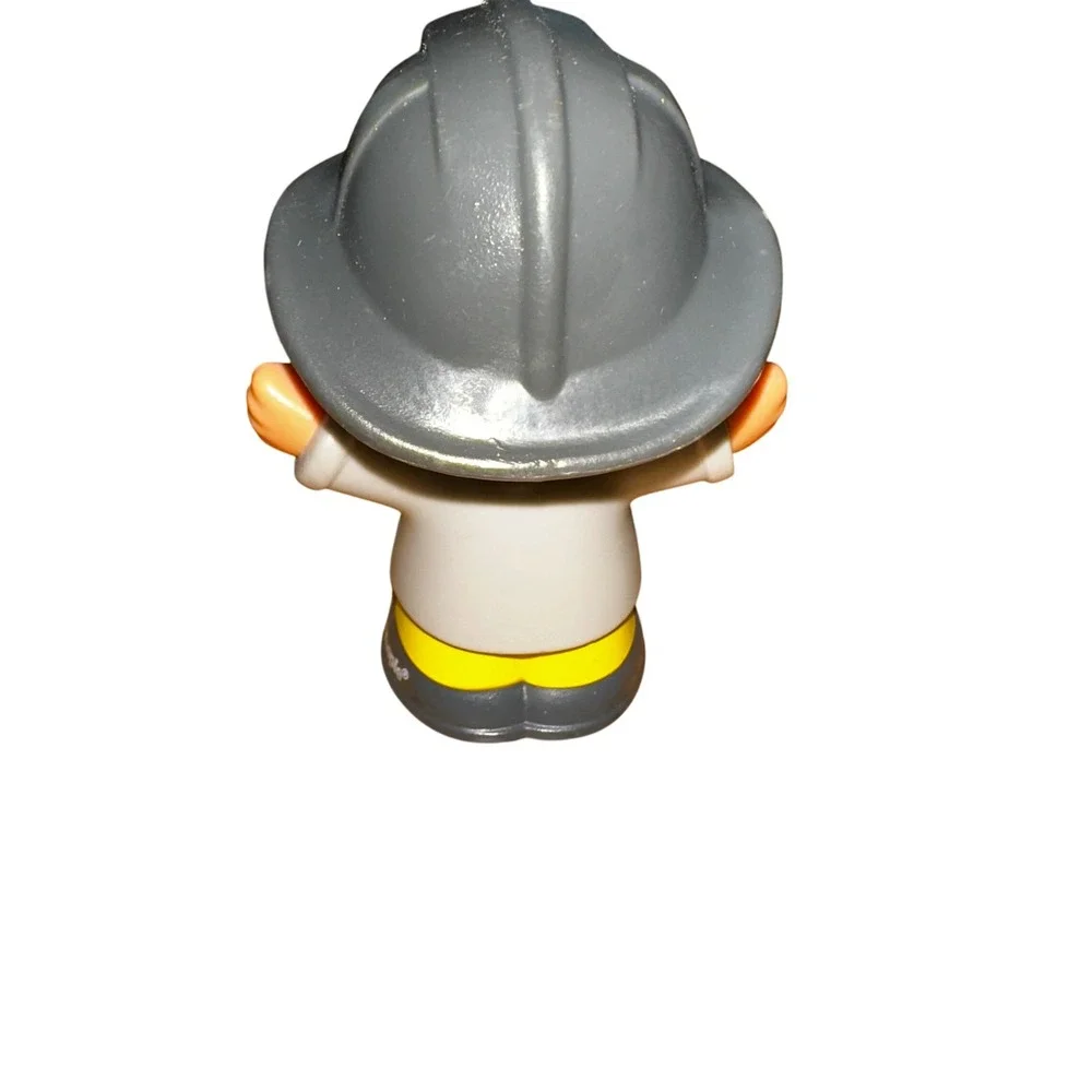 Fisher-Price Little People Firefighter‎ Figure Toy Pretend Play Rescue